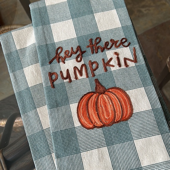 New!  Fall Farmhouse Autumn Harvest pumpkin towels set of two - Picture 6 of 8